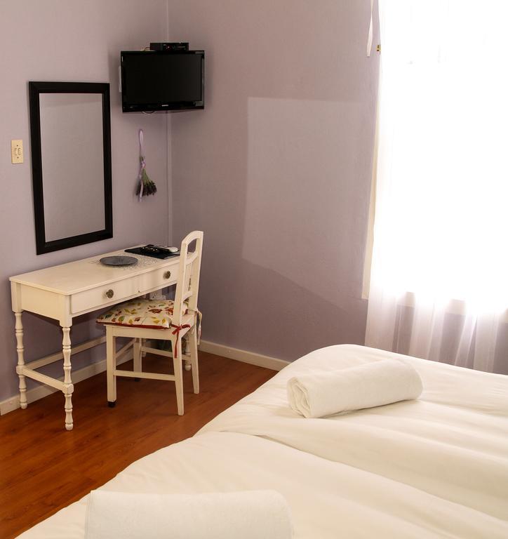 De Oude Opstal Bed & Breakfast Robertson Room photo